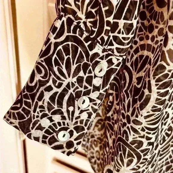 2-PIECE: CHICO'S TUNIC BLOUSE AND UNDERPINNING SHELL, CHICO'S SIZE 3 LARGE - Picture 5 of 6